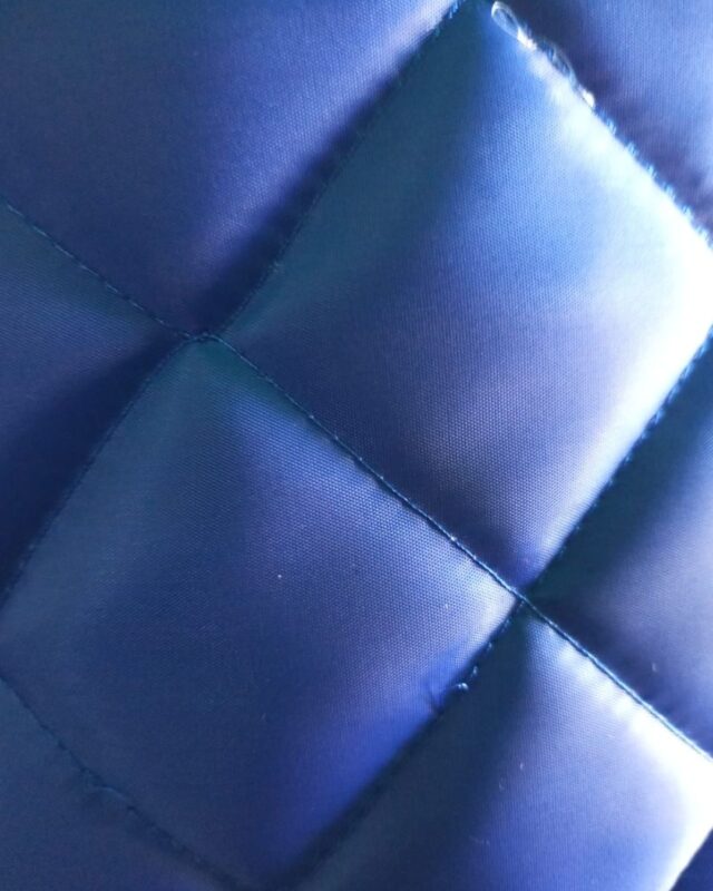AZUL-ROYAL-640x800 Matelassê Quadriculado